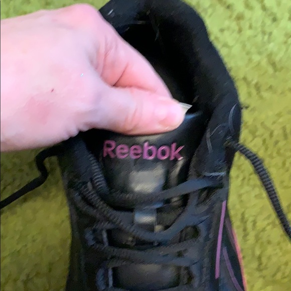 Ladies Reebok Shoes - Picture 3 of 4